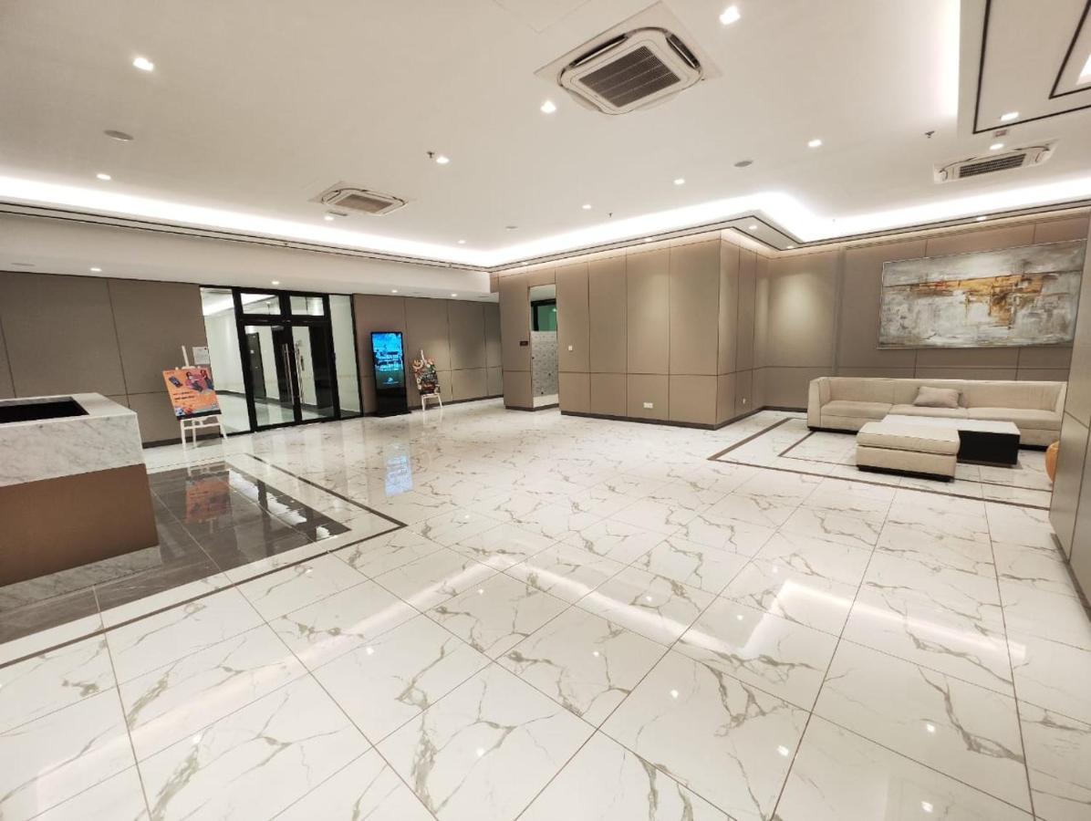 Apartment Paradigm Mall Perfect View 4pax